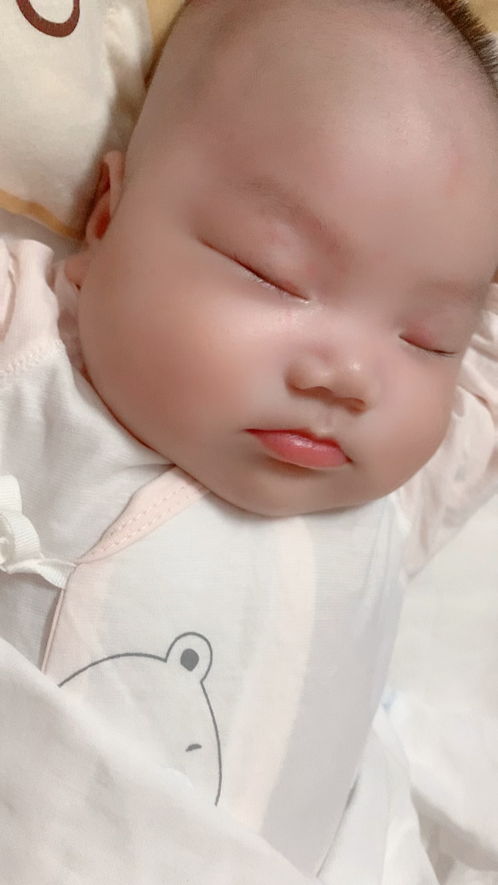 家有萌娃#小宝贝睡觉觉嘴嘟嘟