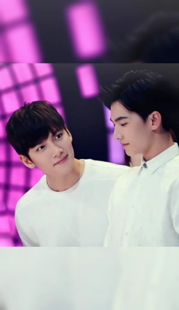 让人意外的"中韩同框",杨洋池昌旭白马王子,看到最后:豪门姐妹花!