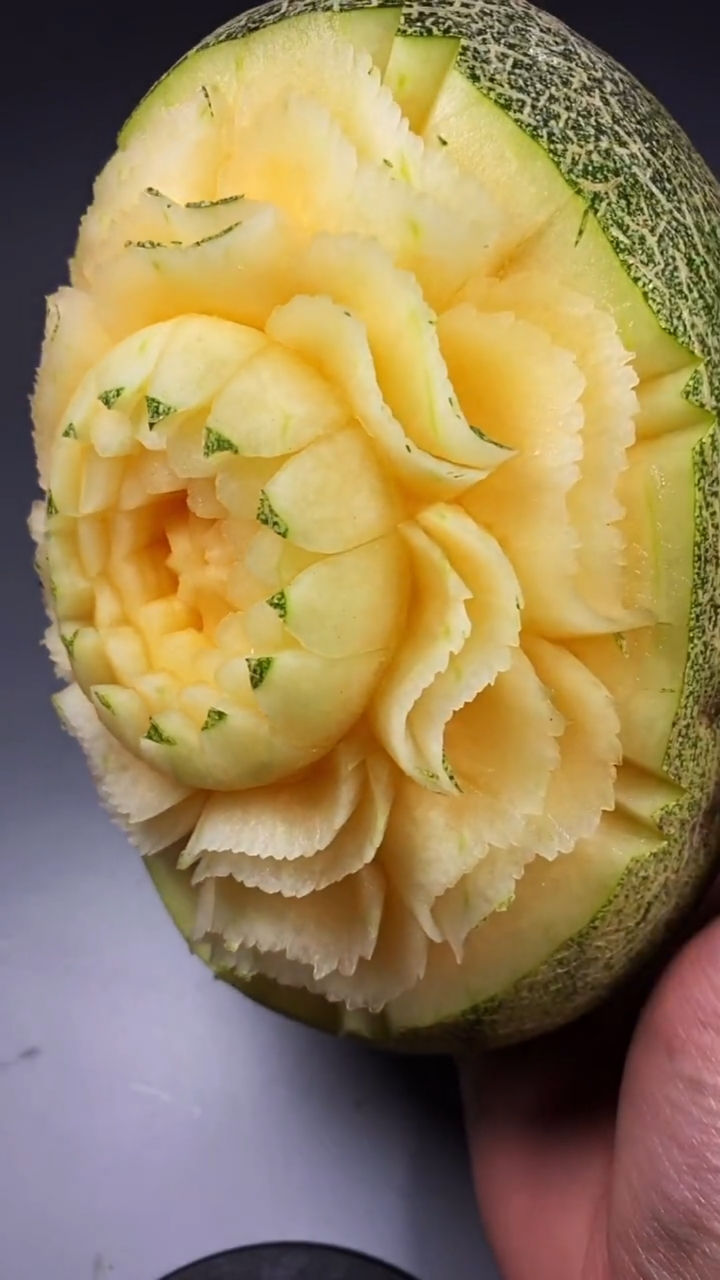 美食雕刻#把哈密瓜做成你吃不起的样子