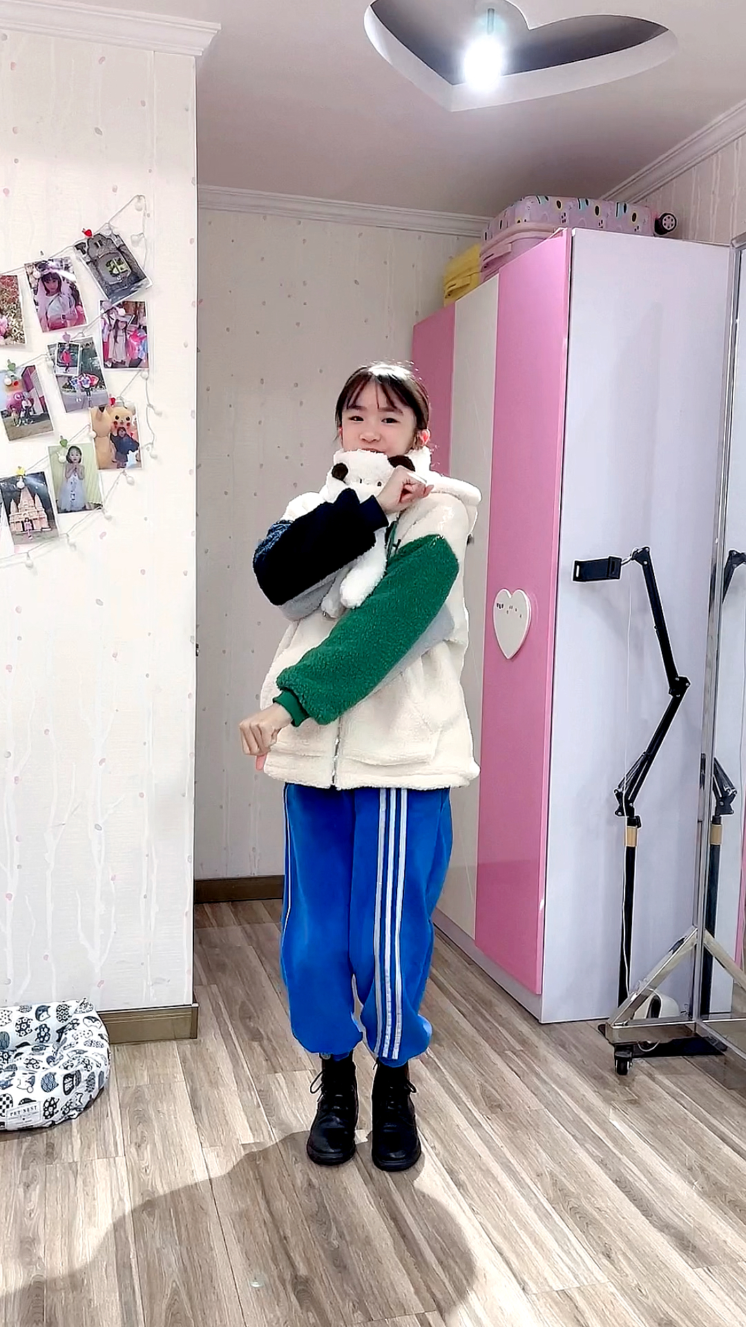 漩漩爱跳舞哇嘎哇嘎这个月又快结束了