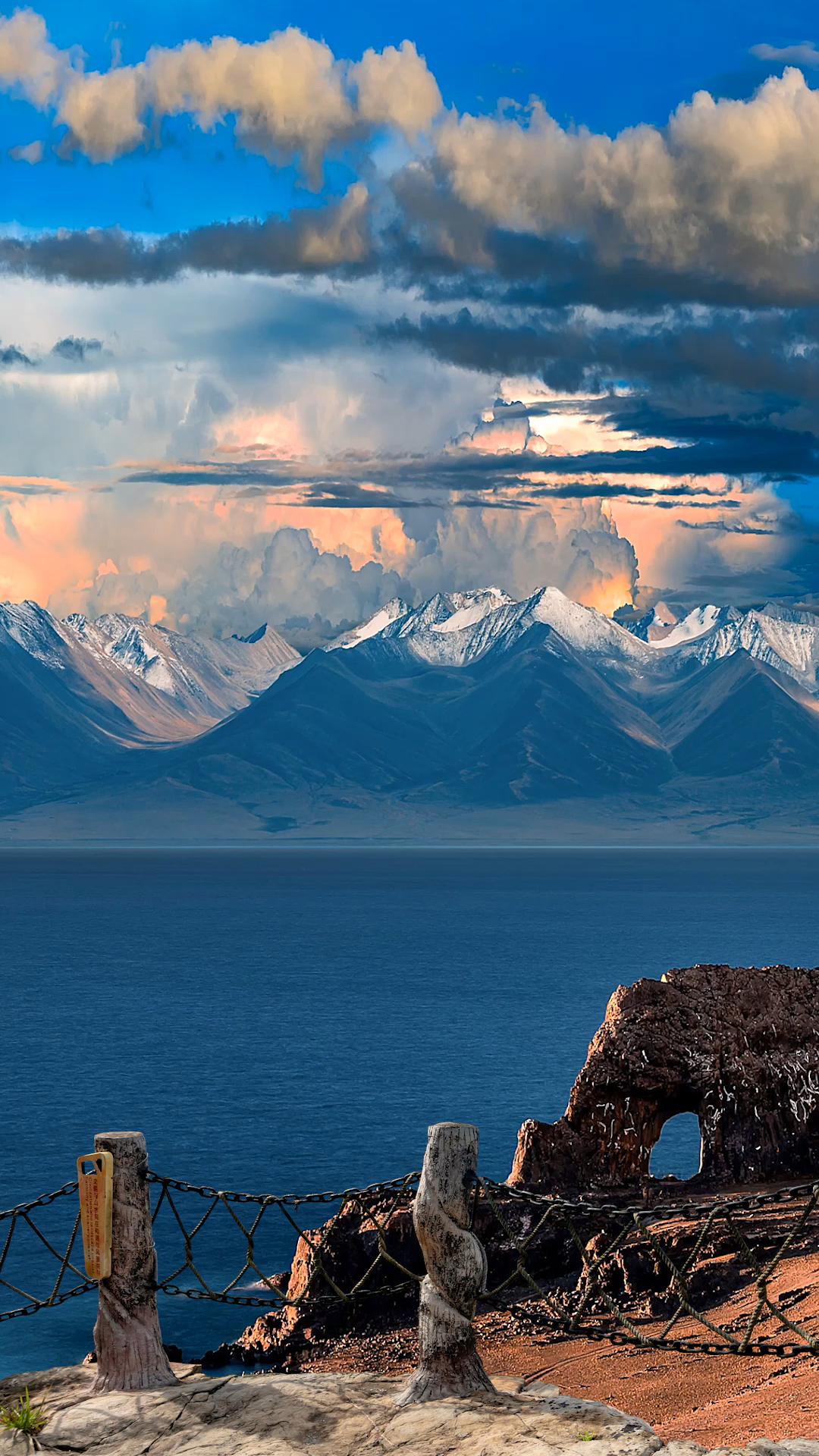 祖国的大好河山一点不输国外,这里是纳木错,海拔4718米,一个被遗落在