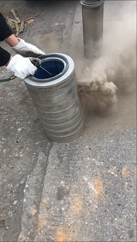 空气过滤器清洗,这灰也太多了吧