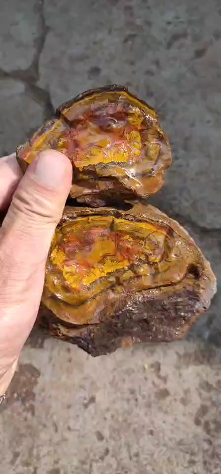 3斤战国红玛瑙原石里面全是黄金草,加工成品一定美得不要不要的-度小
