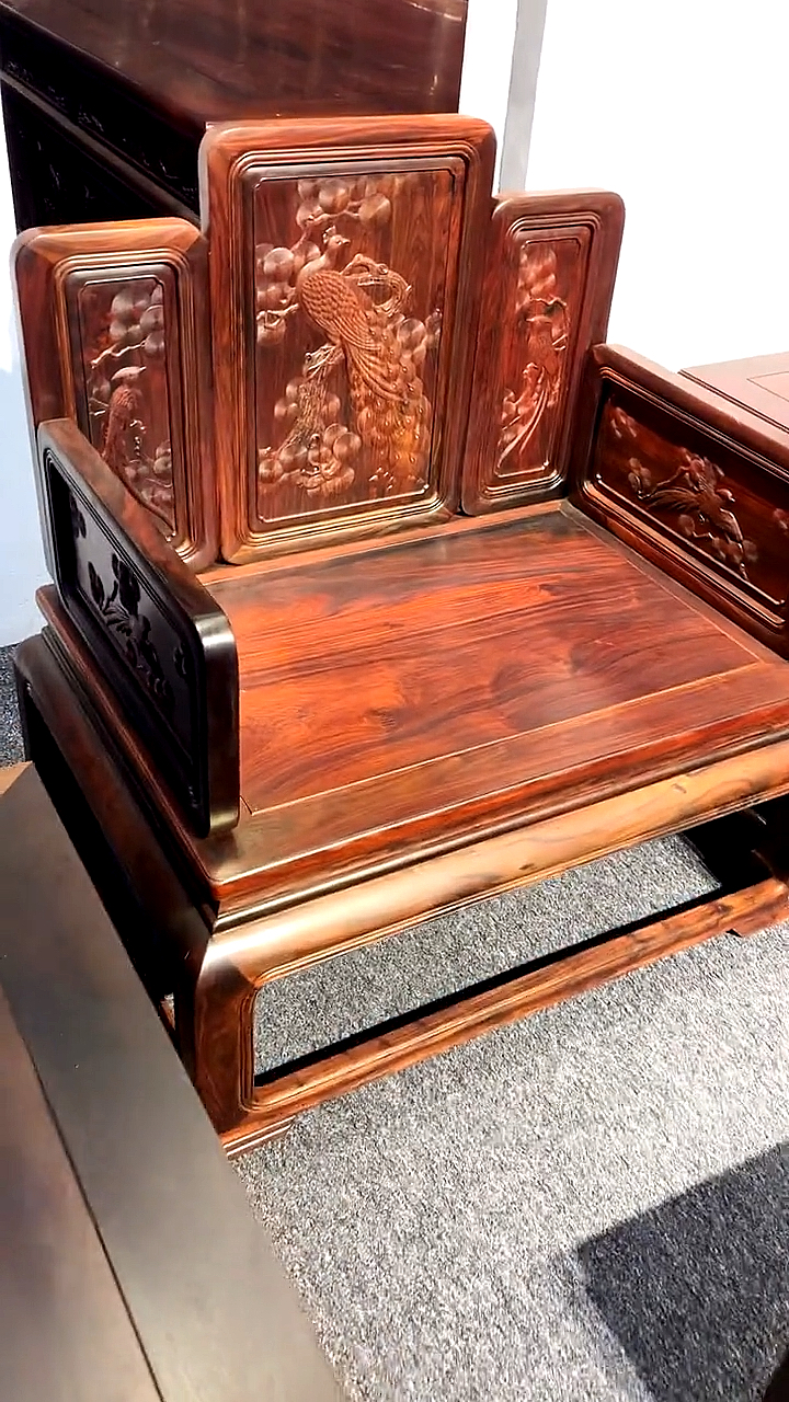 古典红木家具#经典款孔雀大沙发,一套比较受大家喜爱的家居沙发