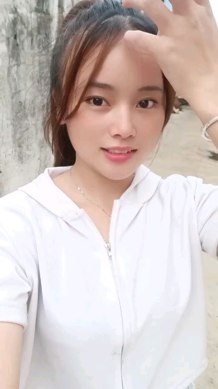 打工妹不是很漂亮但是很温柔