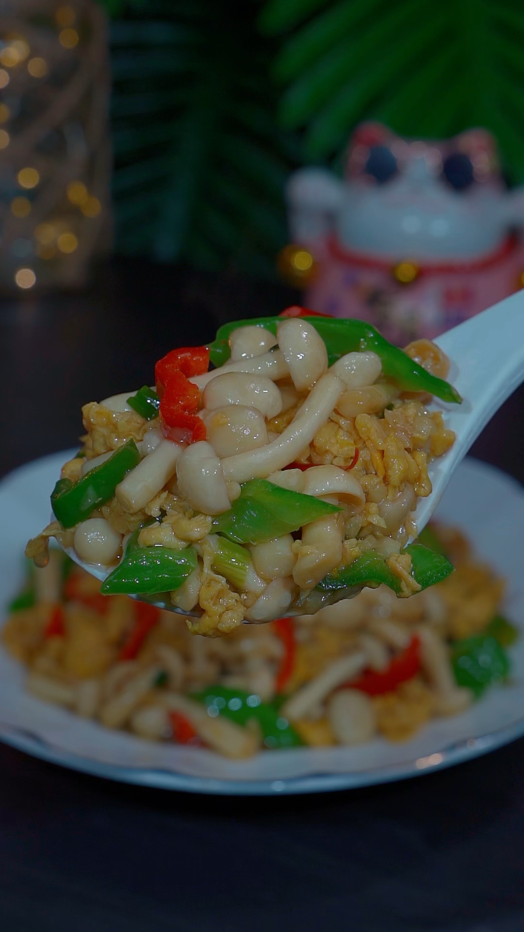 美食#家里有小朋友不爱吃蔬菜的,你就做这道素炒白玉菇,简单美味又