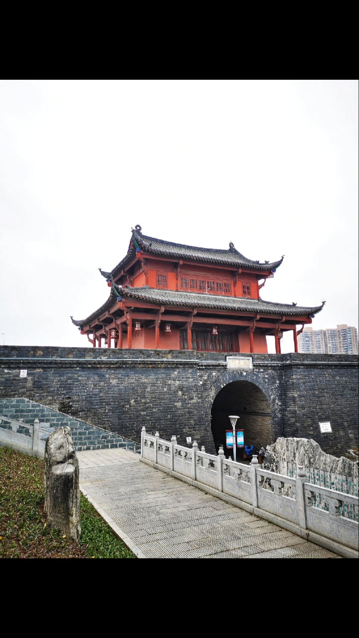 回家路上那些事#武昌古城.起义门-全民小视频