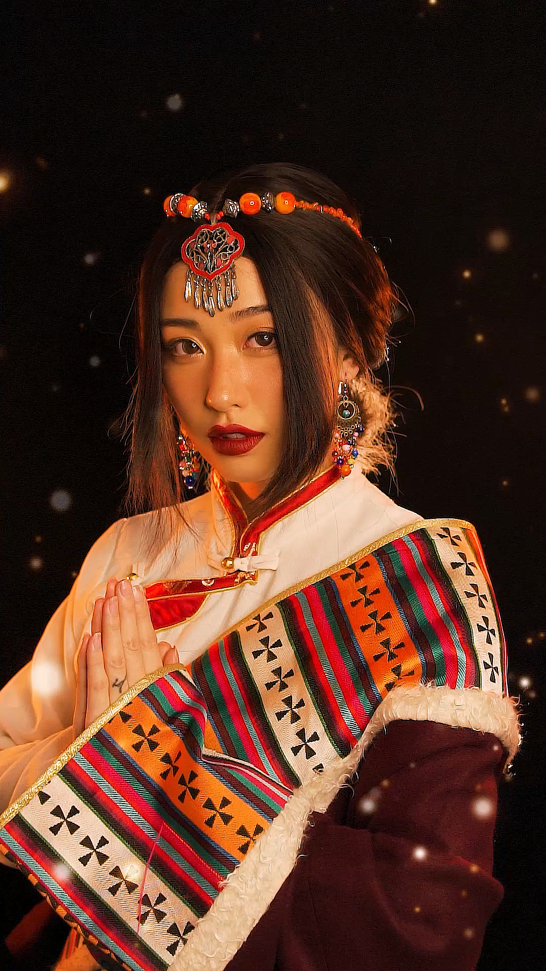 理塘不仅有康巴汉子,还有美丽的康巴姑娘-度小视