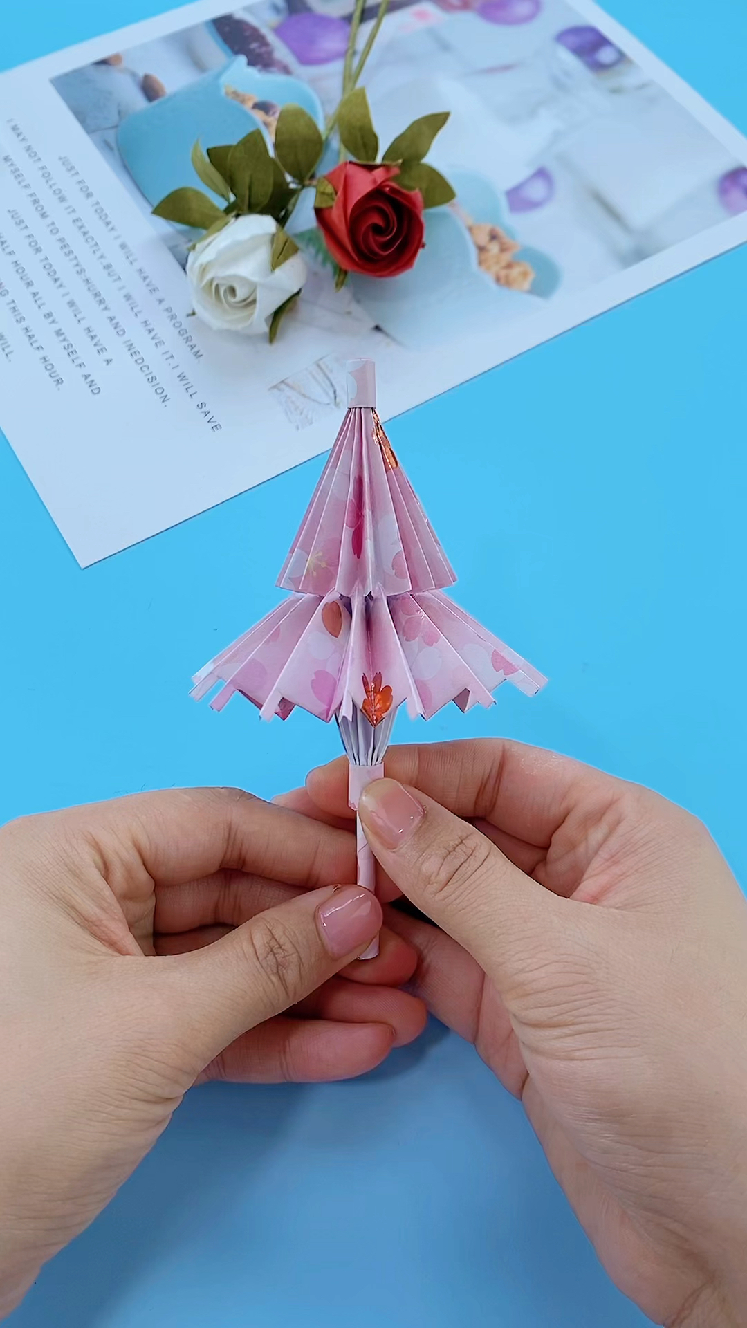 手工制作你们要的折纸小花伞来啦快来试试吧