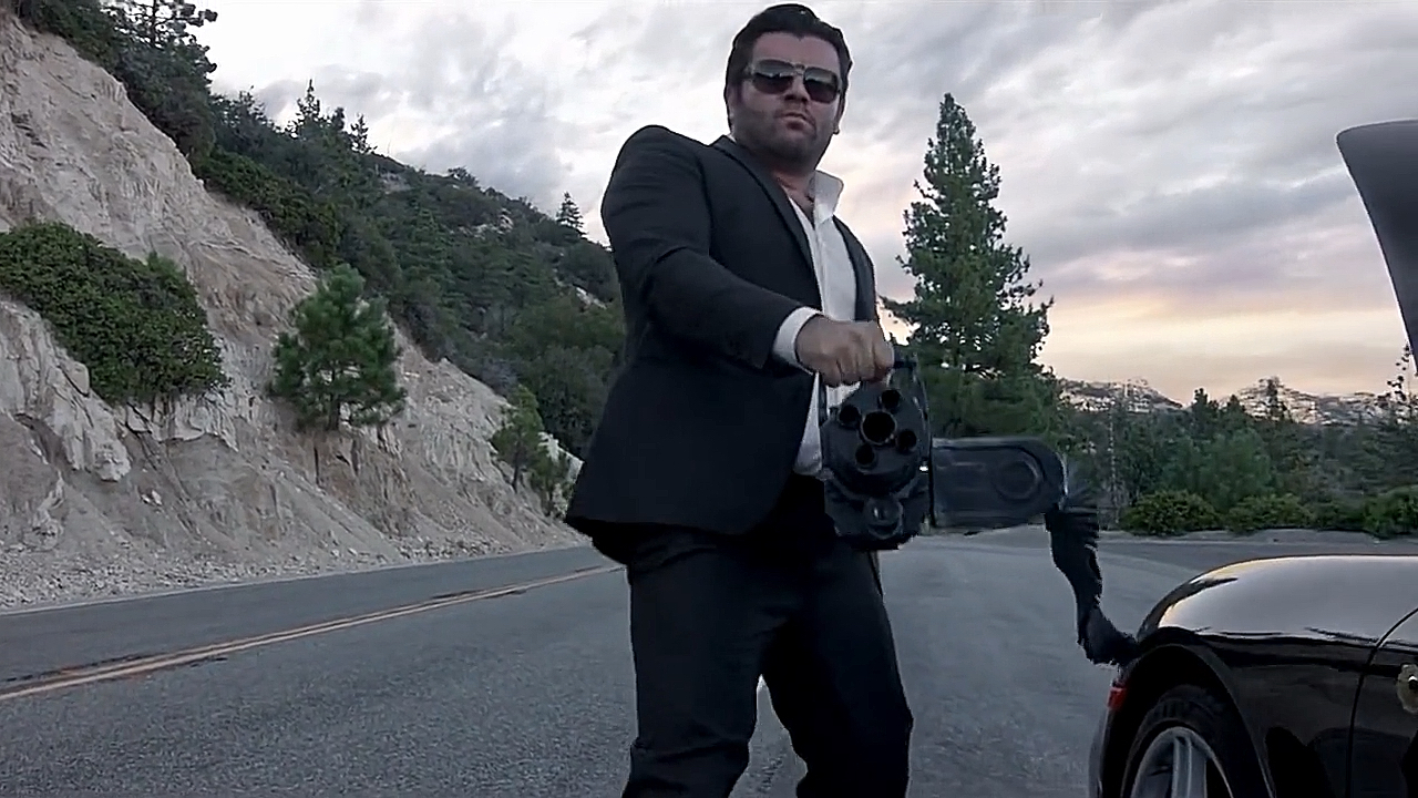 推荐电影#解药大作战:原来保时捷911的后备箱可以放加特林