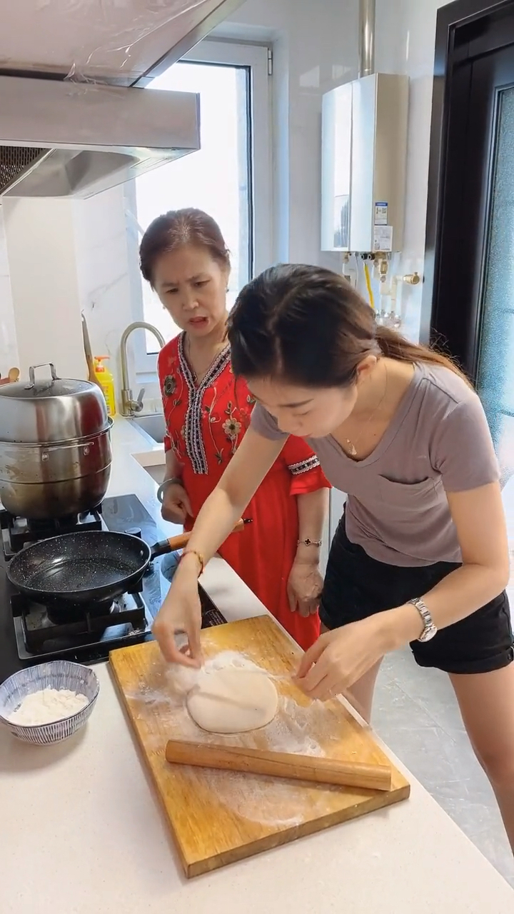 婆婆说终于明白当初娶儿媳妇为什么一分彩礼不要了