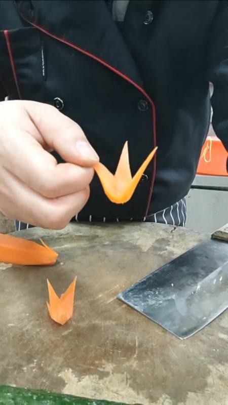 五星级刀法切的四角花你学会了吗