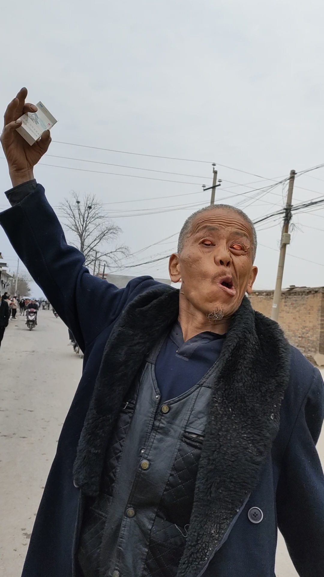 记录生活#会翻眼皮的搞怪人