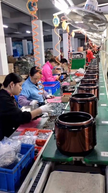 星期天去电器厂做一天临时工,一天220元,包装部全做班,比我想象的轻松