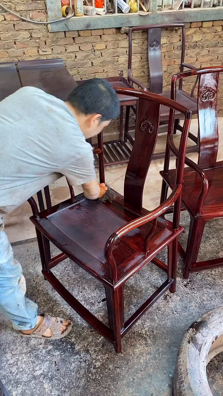 古典红木家具#生漆工艺的扇形官帽椅-度小视