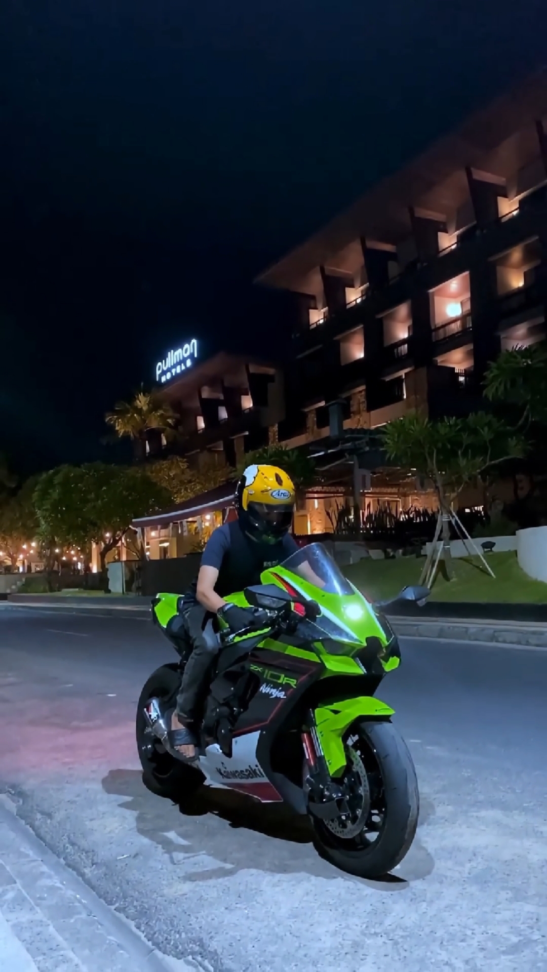 摩托车#川崎zx10r跑车夜骑