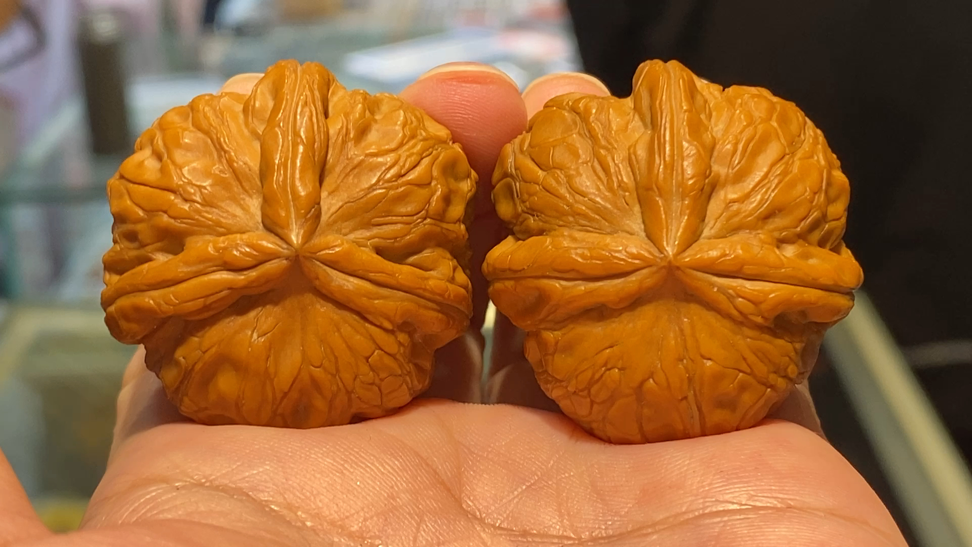 文玩核桃#元宝三棱边3.8高3.