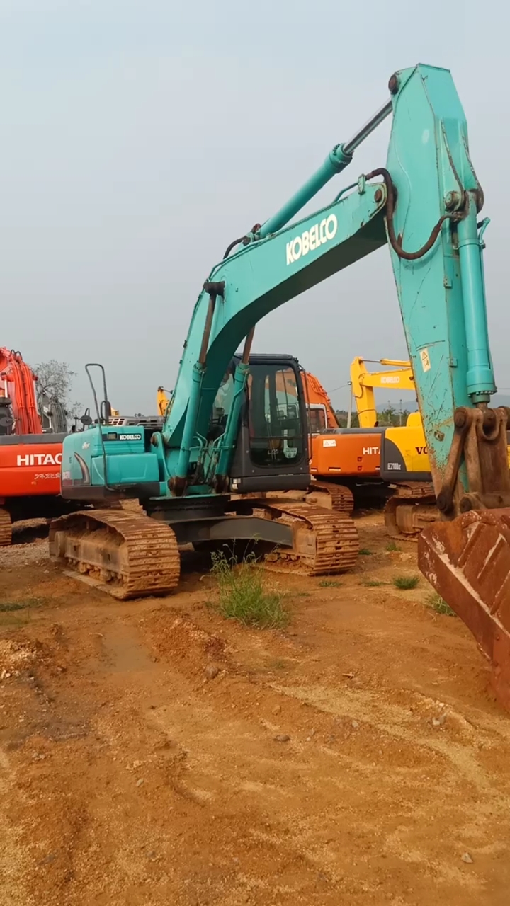 二手挖掘机个人#神钢2字头挖掘机拍摄现场,有看上的朋友吗?