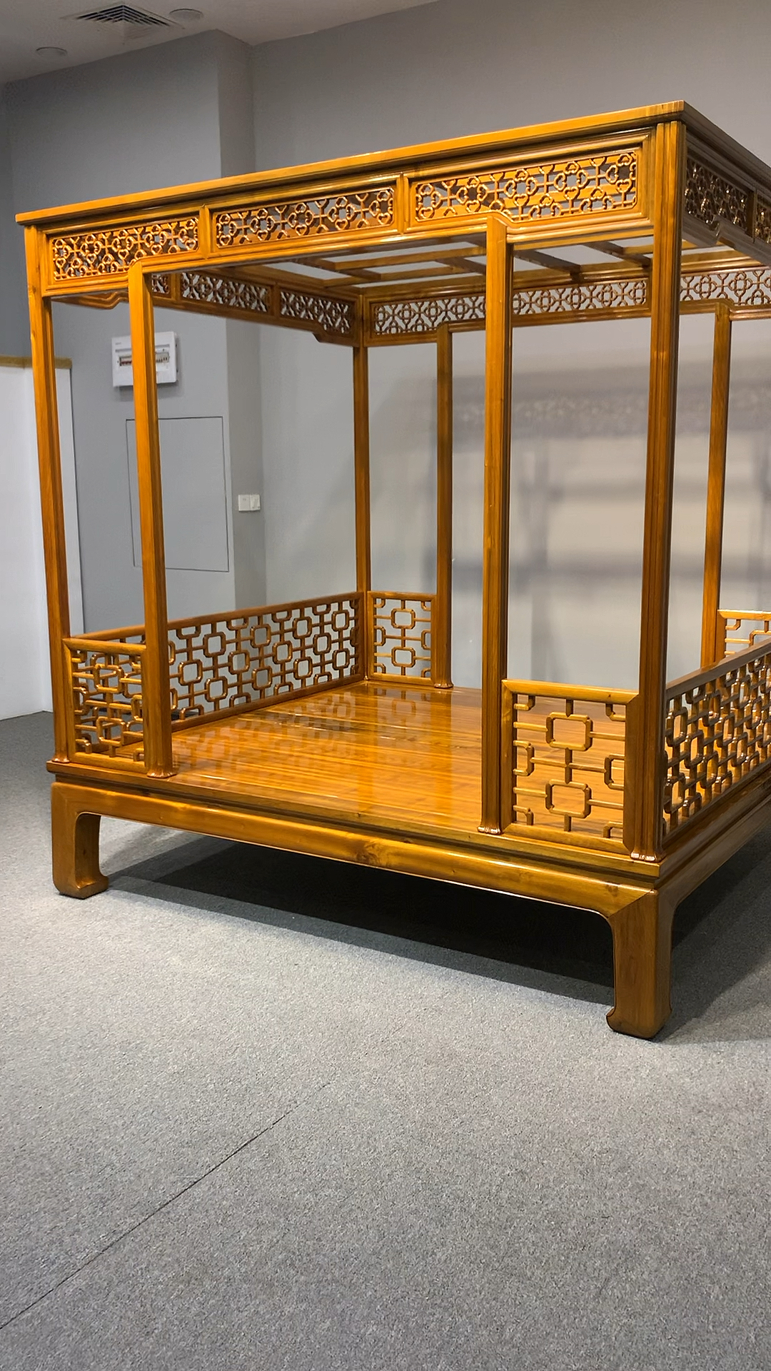 全民最牛手艺人#金丝楠木架子床,私人定制款给大家分享一下