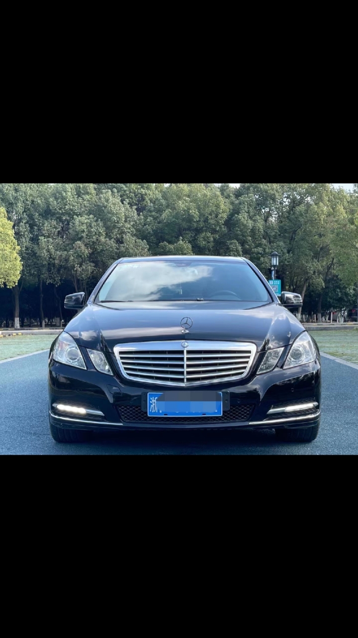 13年奔驰e260l优雅型一键启动/电动座椅/换挡拨片/氙气灯桃木内饰