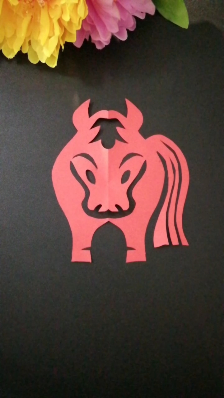 全民最牛手艺人#手工剪纸十二生肖马,对折剪.