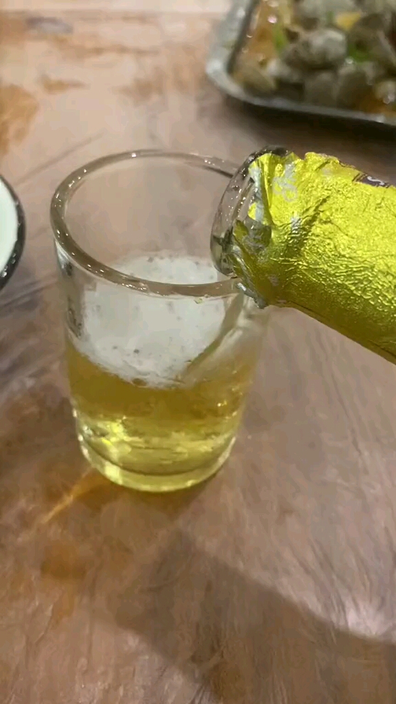 一个人的寂寞#晚上只有啤酒陪伴