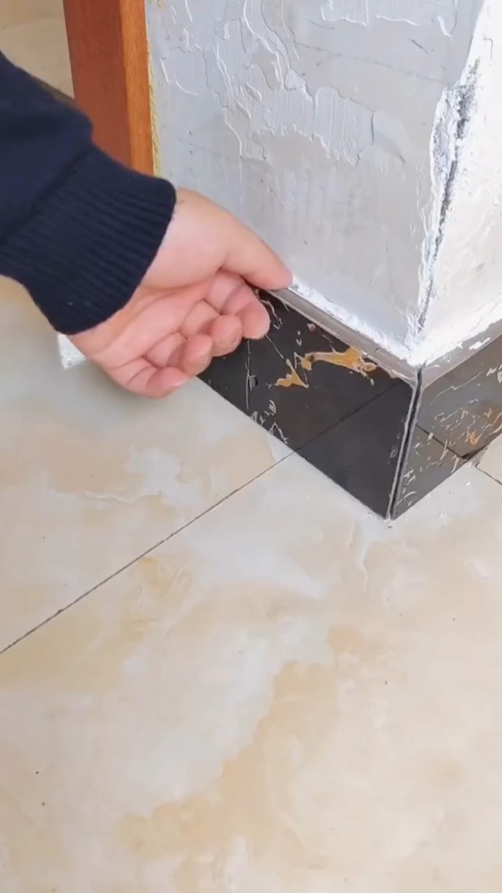 家里有瓷砖松动,脱落可以使用这款瓷砖胶可以帮你解决这些问题