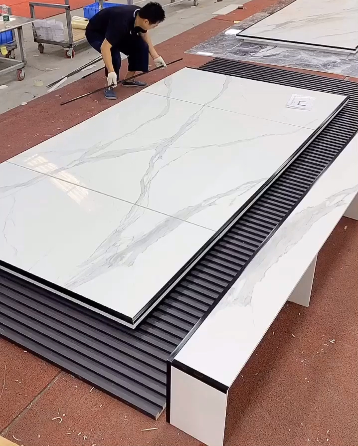 爵士白悬空木格栅