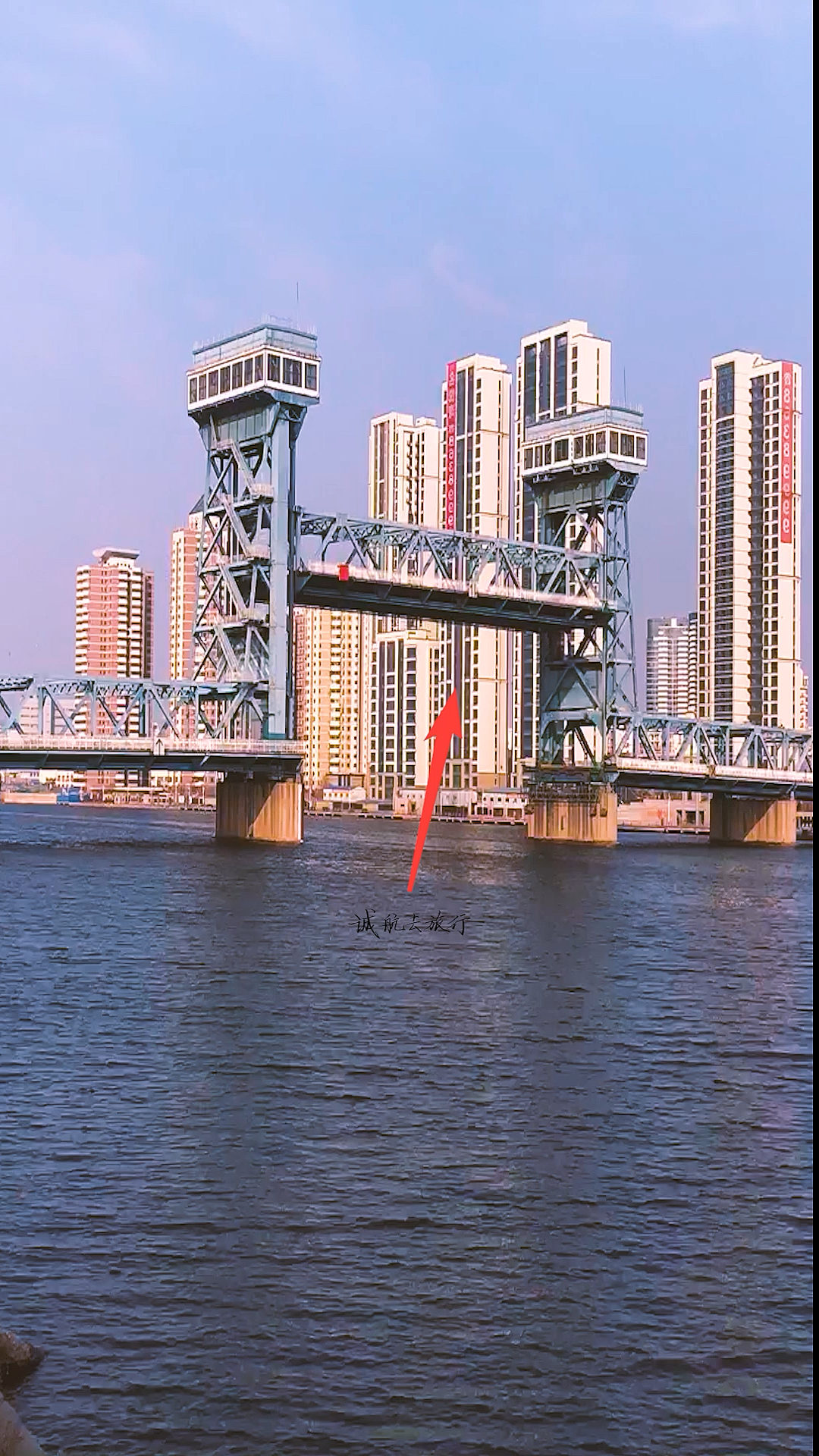 天津海门大桥,开桥过船