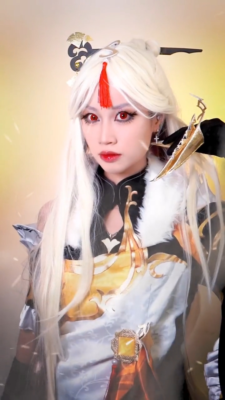 最强cosplay挑战赛#原神仿妆78天权凝光要做个交易吗?-度小视