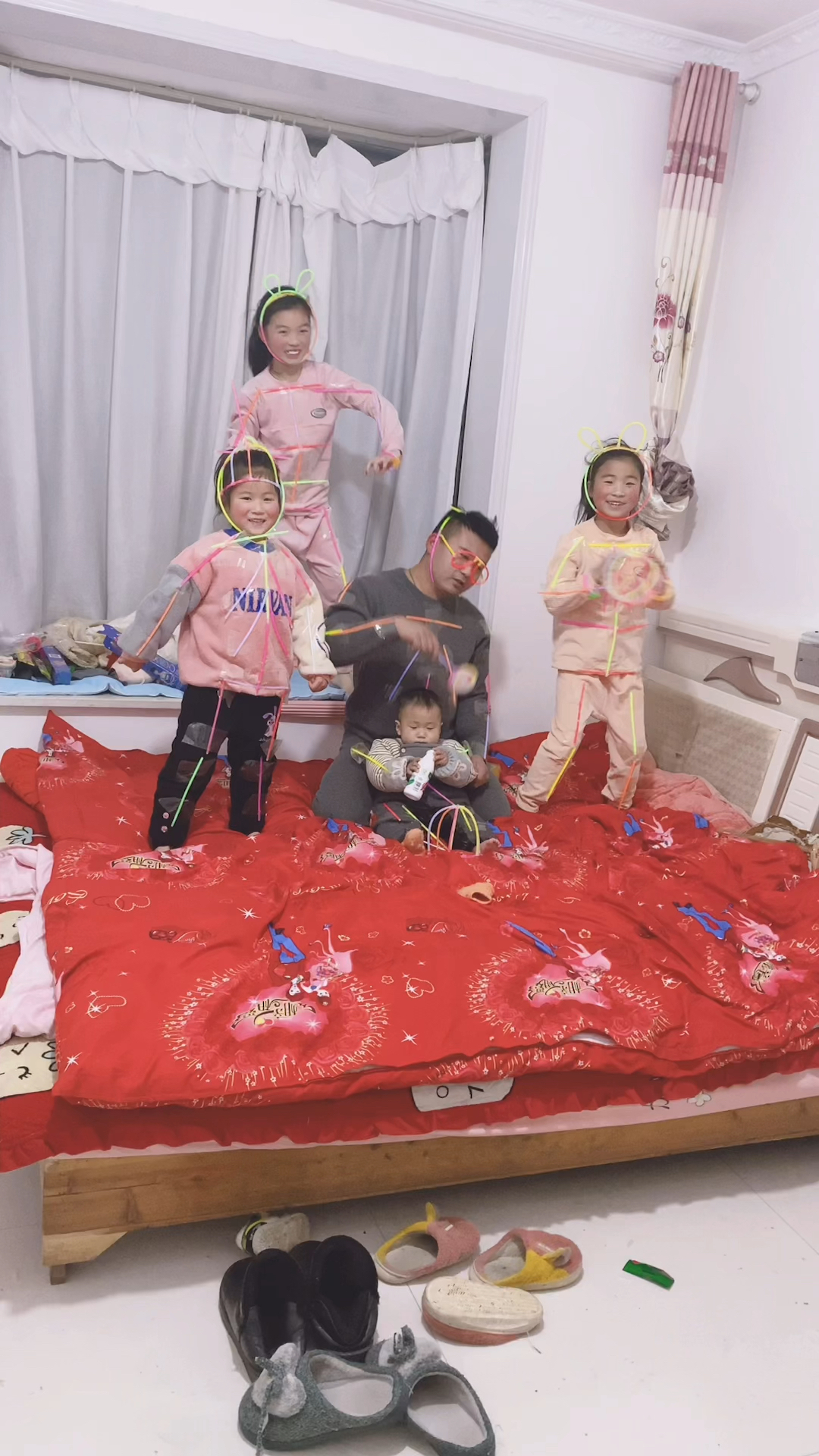 家有萌娃#你们倒是挺嗨啊,四个孩子感觉老公一点压力都没有,是不是该