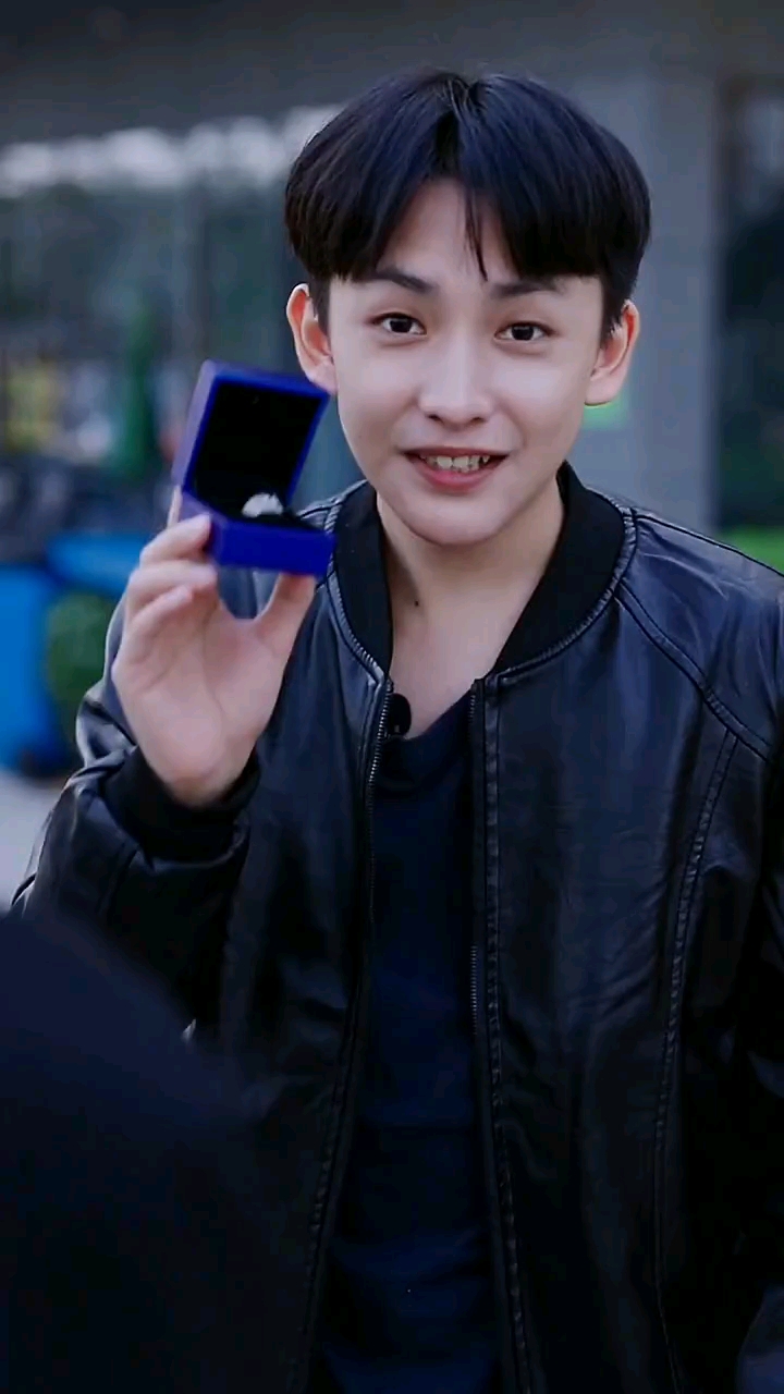 帮表弟测试拜金女后续更精彩