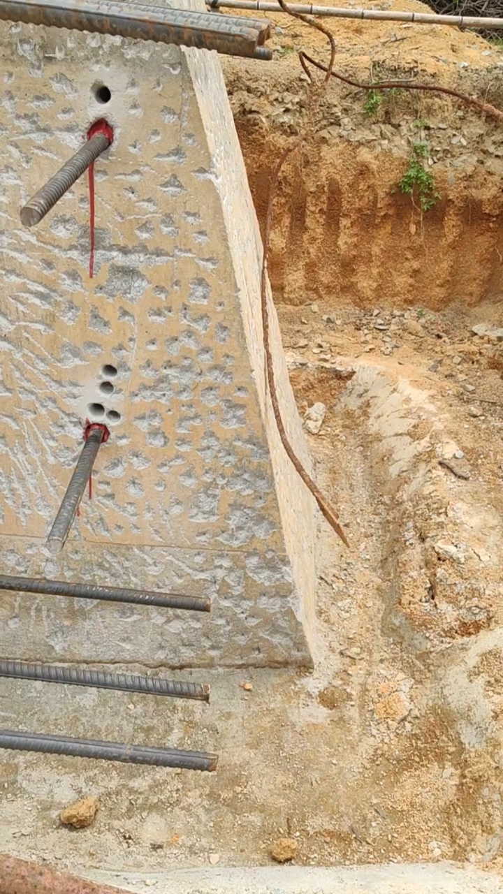 钢筋混凝土#基础混凝土为何凿毛?懂行的指导下