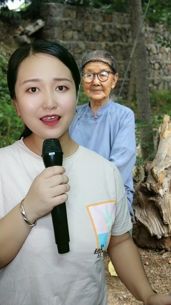 女想娘#一首《女想娘(一)》听了一遍又一遍,把我听哭了