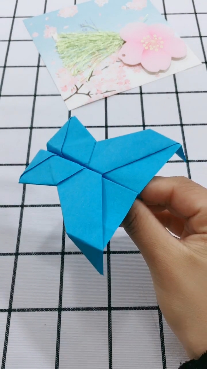 小恶魔纸飞机,我就记得这是小时候的回忆,现在长大了也可以回忆一下