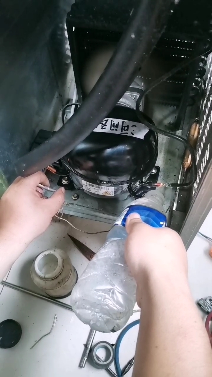 乡村生活#工作台冷柜维修教程,判断故障经验分享.