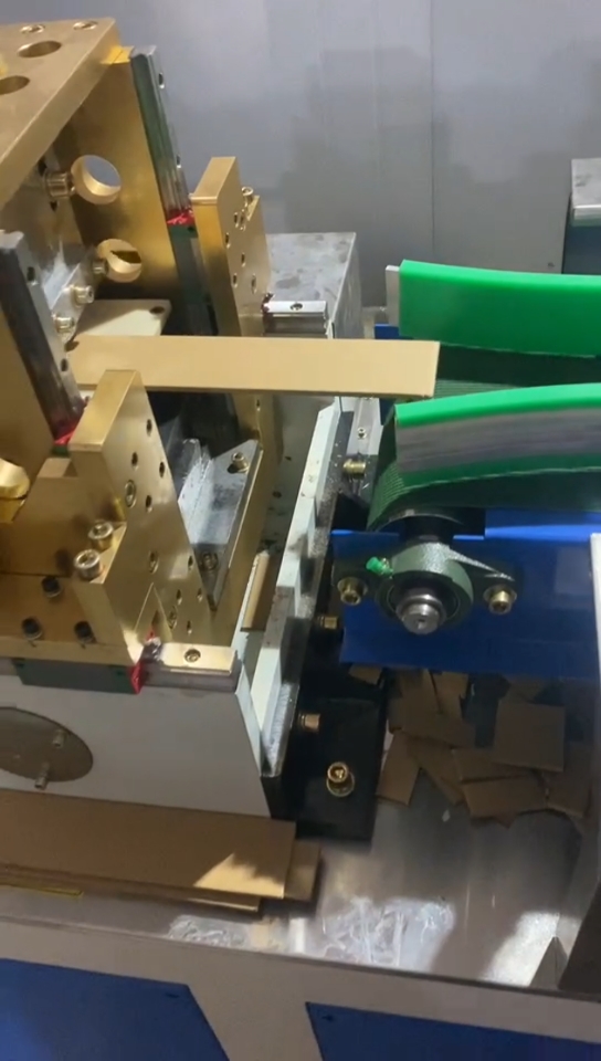 纸护角沧州三琦纸护角机数控纸护角加工设备可加工v型和平板护角