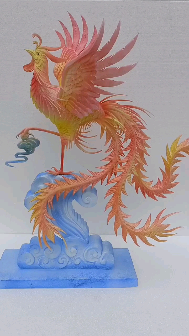 泡沫凤凰上色大工告成.