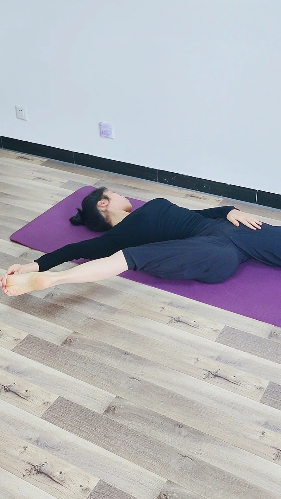 阿斯汤加#阿斯汤加瑜伽仰卧手抓大脚趾式如何练习?