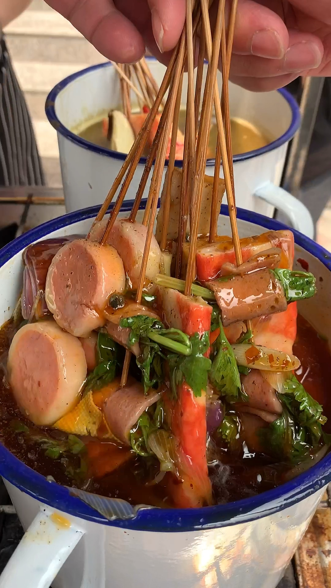 村里人都看不起,我不甘心-辈子瞧不起,摆摊茶缸串串-度小视