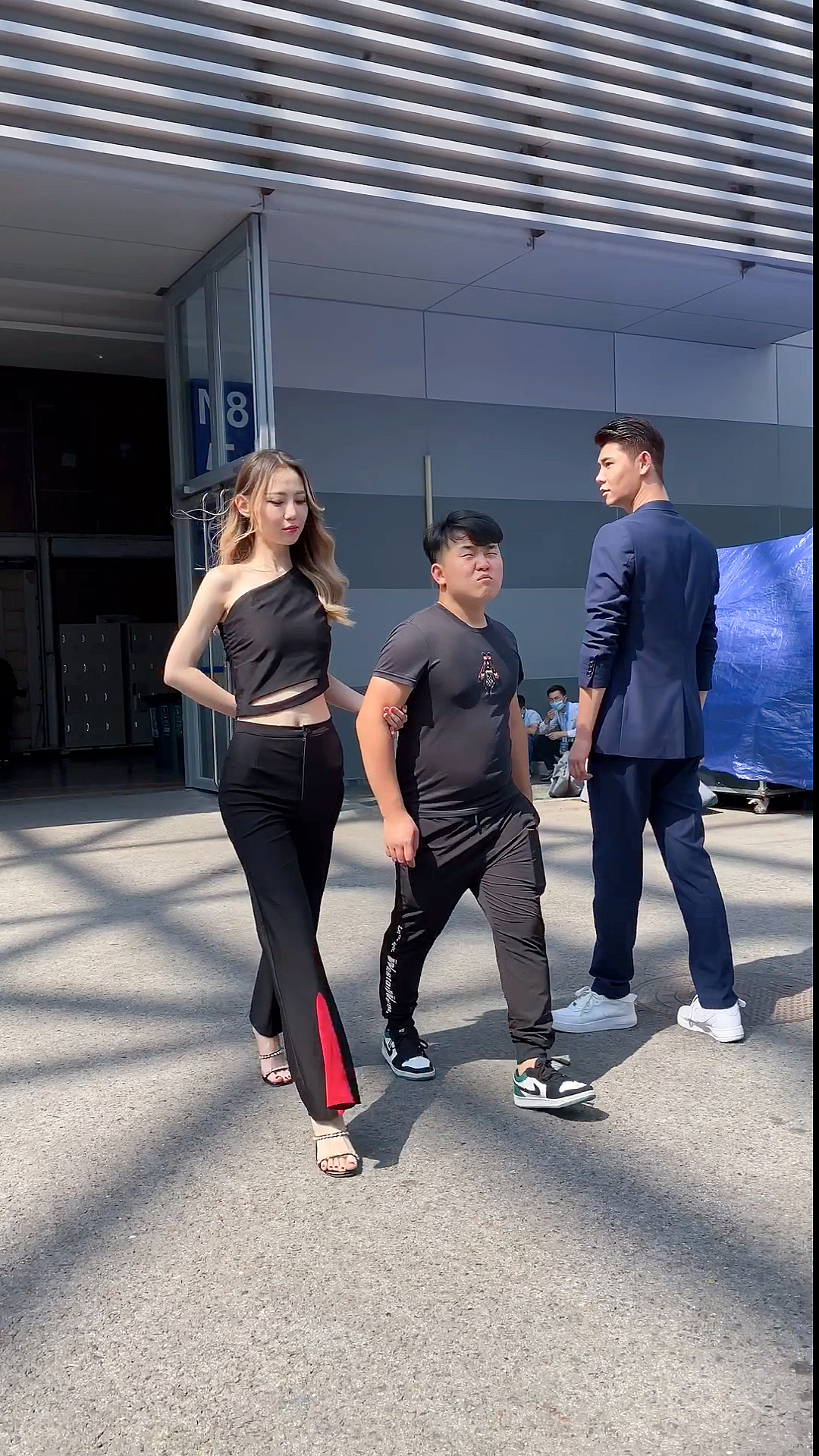 车展老板二儿子真潇洒,结局有点尴尬