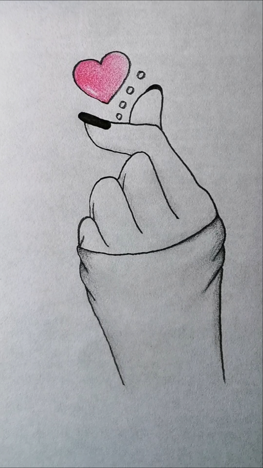 用"m"画比心手势简笔画.