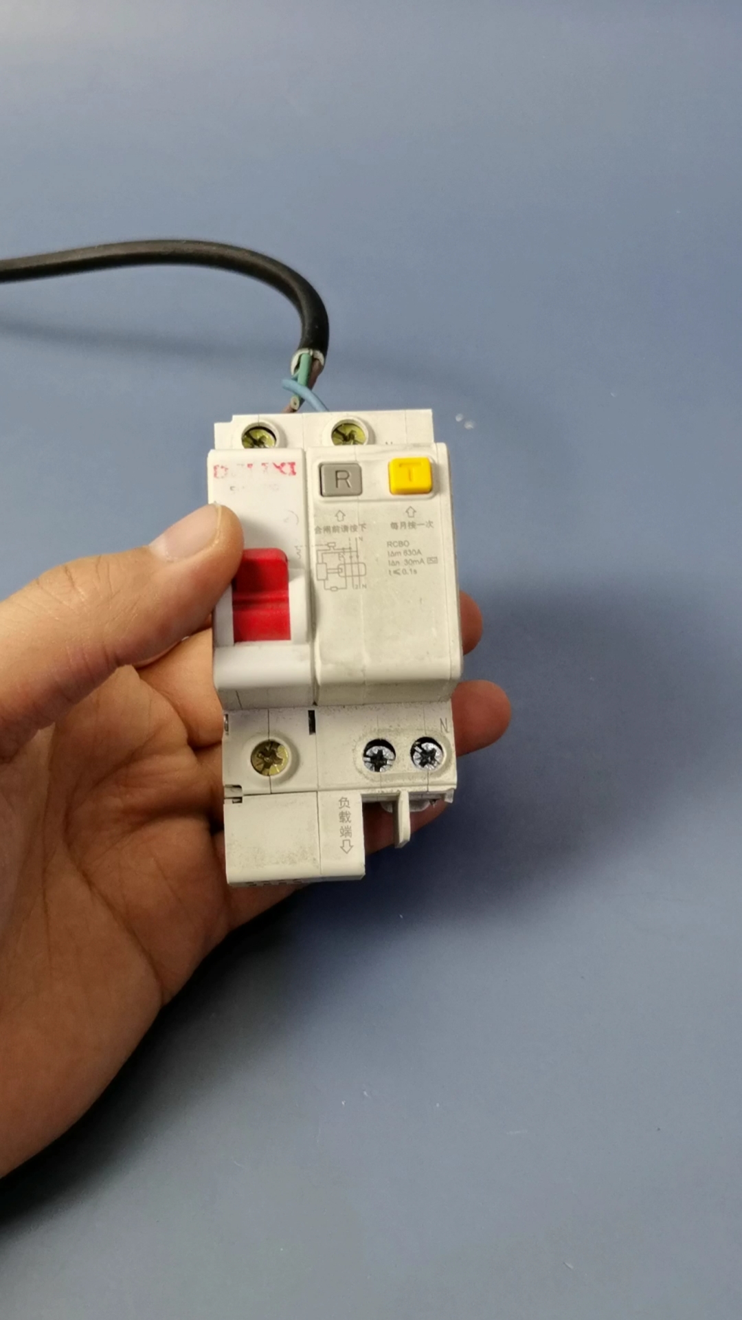 漏电保护器接线注意,接错会触电