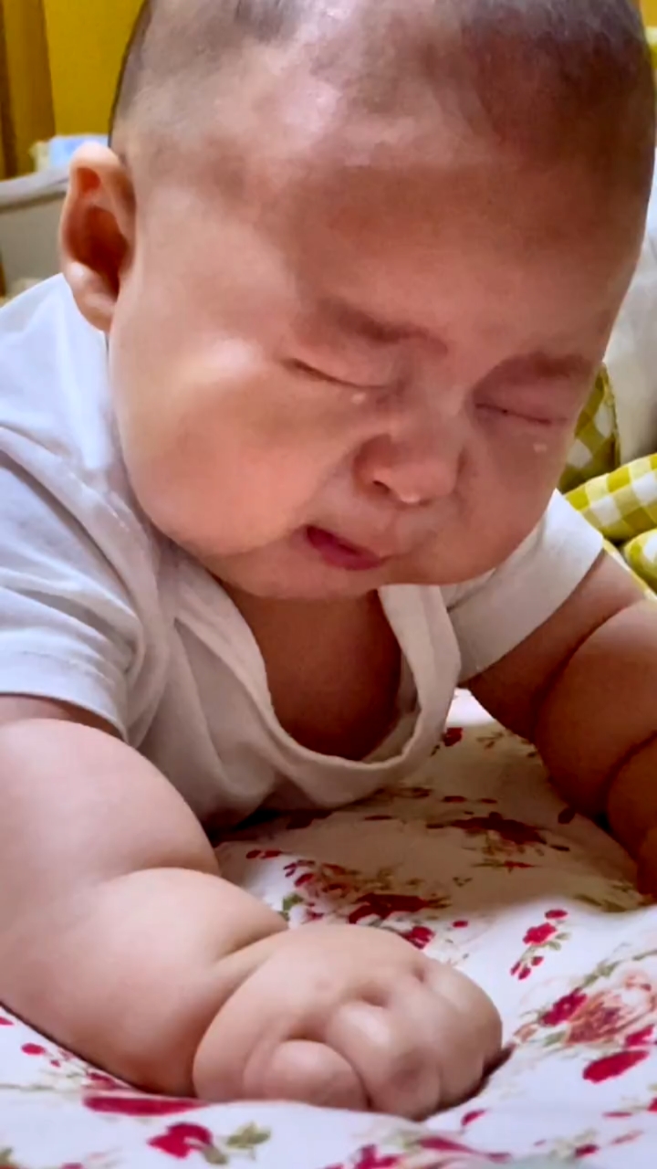 搞笑宝宝#小孩子笑有什么可爱的!哭才是最可爱的!哈哈哈哈