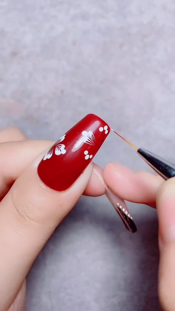 美甲#点珠笔画花