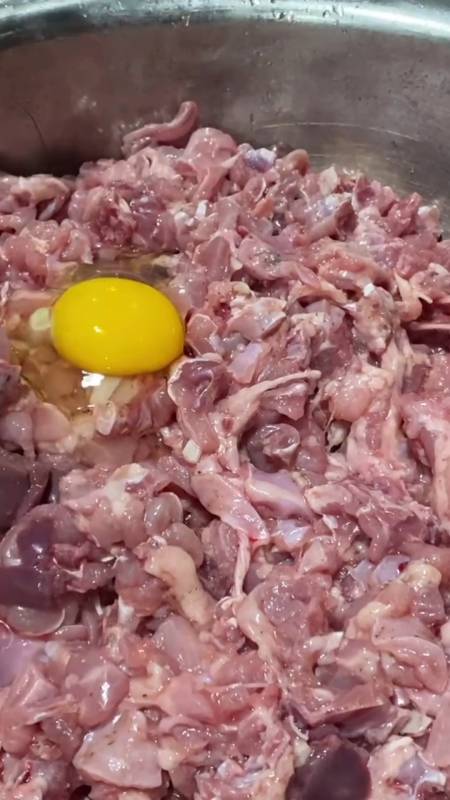 2021-01-171六零印象680粉丝  关注女子的床被斗米虫啃完,网友:还是买