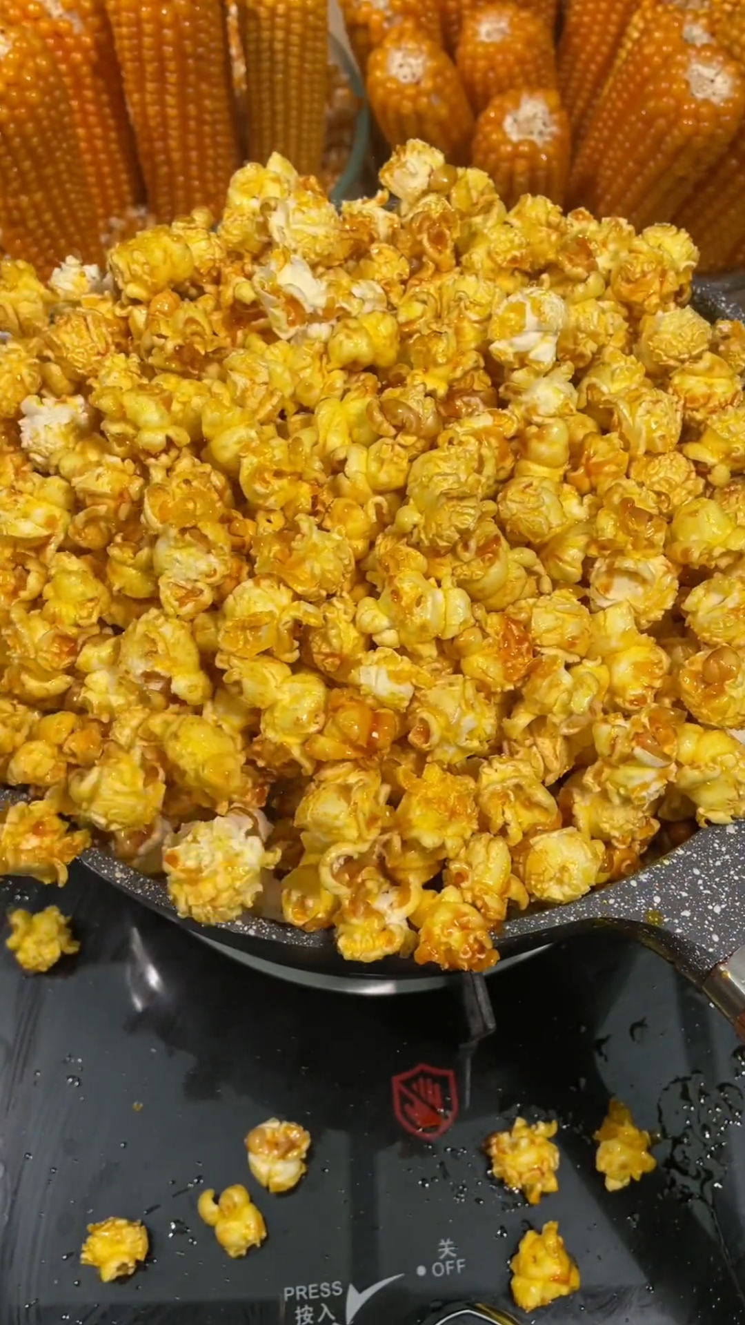 制焦糖奶香爆米花,香甜酥脆,好吃到哭,老婆孩子都爱吃!