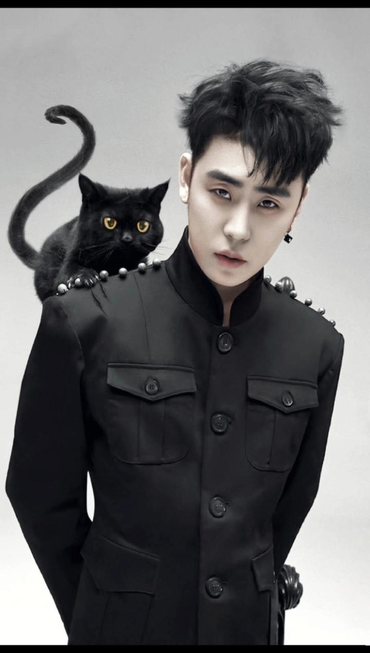 张云雷#教你正确变装暗黑系军装造型好飒怎得帅字了得啊啊啊血槽铱照