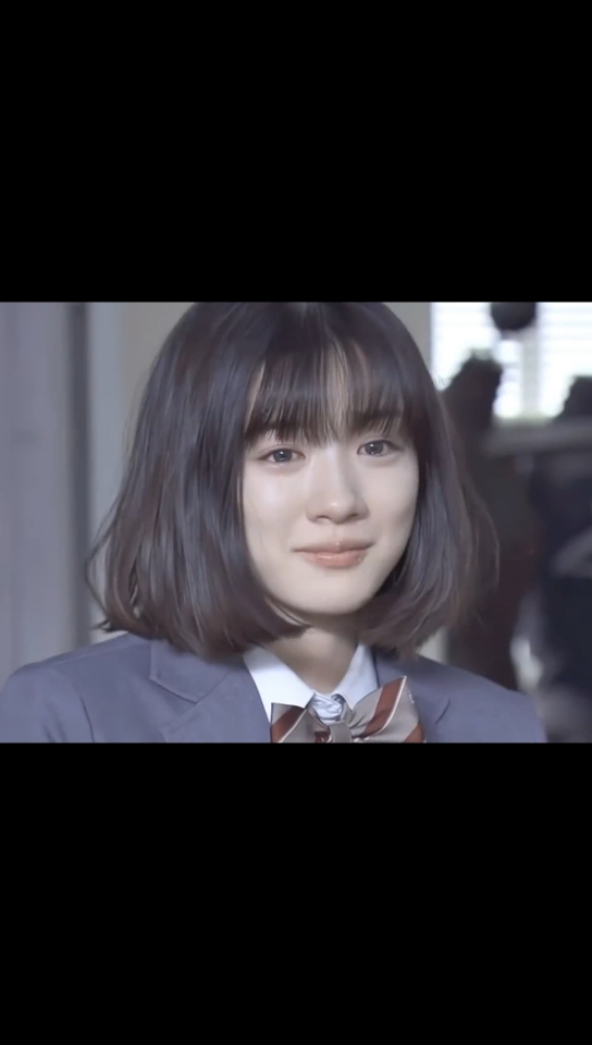 永野芽郁仙女哭起来眼泪像断了线的珍珠一颗颗落下我哭起来一把鼻涕一