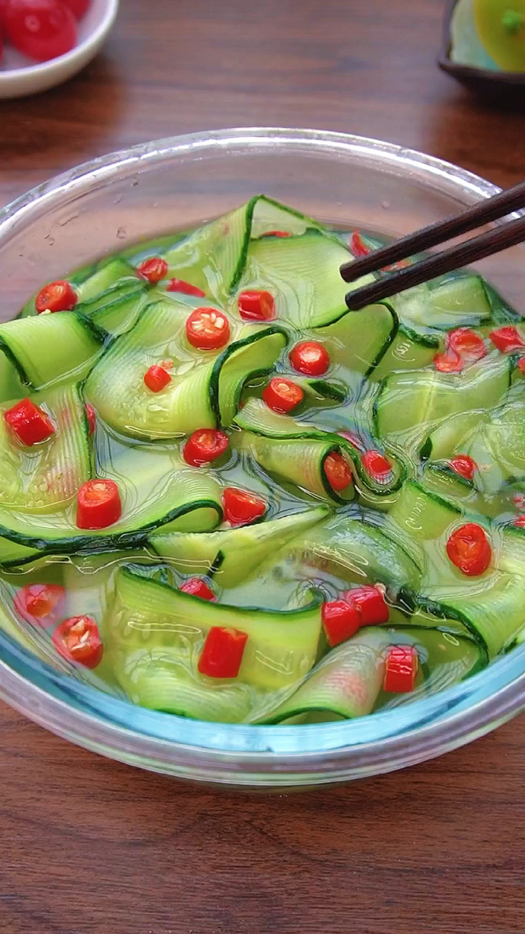 雪碧泡黄瓜实在太好吃了,又做了一次,希望分享给更多的人